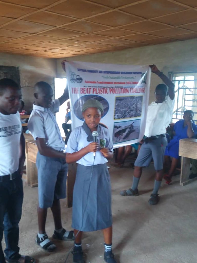 BPPCProject's tweet photo. #BPPTeam facilitated a #BPPTalk at Graceland Sec Sch Gboko LGA, Benue State
This exercise involved 835 (331M, 504F) students who were enlightened on disposing plastic bottles & stressed the need to #Reuse & #Upcycle plastics for a sustainable environment
#DevTrain
#STEiFoundation https://t.co/3VLs69kdpF