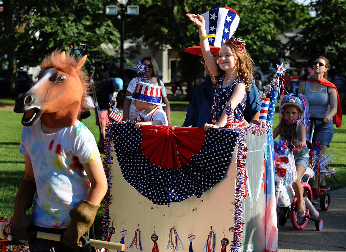 .<a href="/Natick4th/">Natick 4th</a> began the #FourthofJuly2019 festivities Monday evening with the Natick Friends of the Fourth Children's Parade on the Natick Common.  <a href="/metrowestdaily/">MetroWest Daily News</a>  gallery: metrowestdailynews.com/photogallery/W…