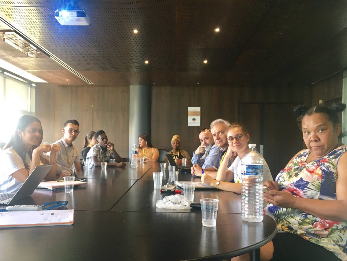 mitiajawas's tweet photo. Aujourd'hui, les stagiaires #E2C93 du site de Sevran sont reçus sur le site de production de #Loreal (proreal) à Aulnay-Sous-Bois pour visiter l'usine, en découvrir les différents métiers et passer des simulations d'entretien d'embauche. L'E2C au coeur de la réalité métier. https://t.co/yH4YUTvOP5