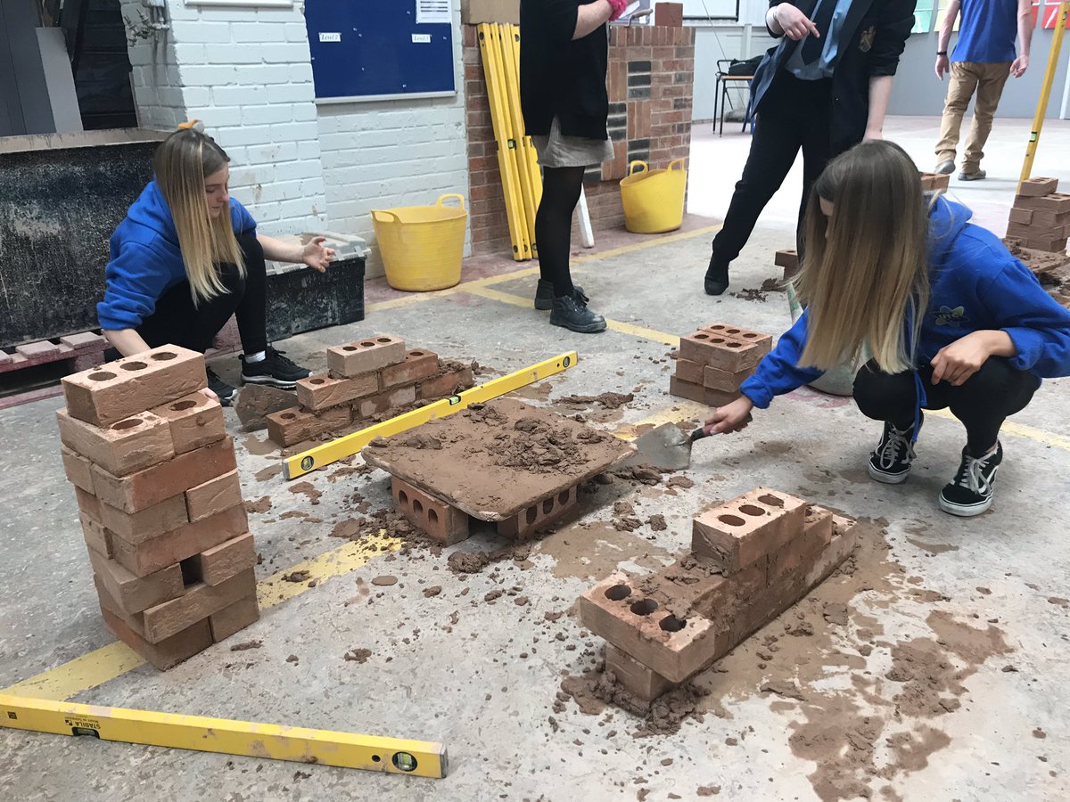 wvrcollege's tweet photo. Sneaky look at what our visiting students have been up to today...
#tasterday #collegetaster #collegeexperience https://t.co/mAF5OpX2vR
