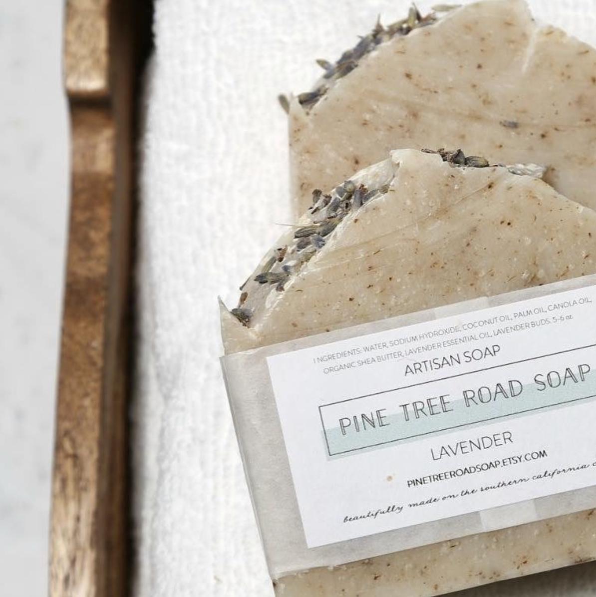 WhataBash's tweet photo. One of our favorite wedding favor ideas is unique handcrafted soaps like this one by @pinetreeroadsoap. 💕

#bridalshowerfavors #handmadesoap #soapfavors #lavender #weddingseason #wedding #bridalshower #birthdayfavors #birthdayparty #partyfavors #weddingfavors #eventplanning https://t.co/ZdplSRT3kG