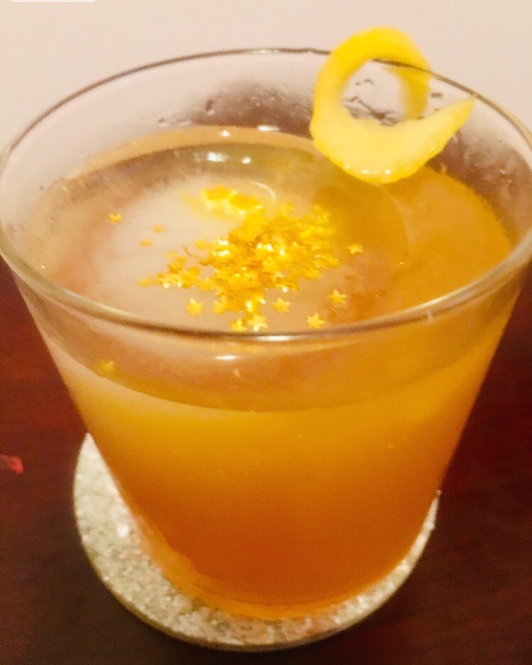Gold Cocktail apropo for 4 th season <a href="/SHO_Billions/">BILLIONS</a> #cheers