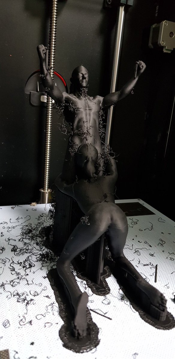 드뎌 완성했네요^^
시간이 좀 길었지만 매끄럽게 나온듯
후가공을 해야 하는데..
시간 쪼개서 해 볼께요
완성작이 나오면 볼만할듯
근데 생각보다 크네요 ^^