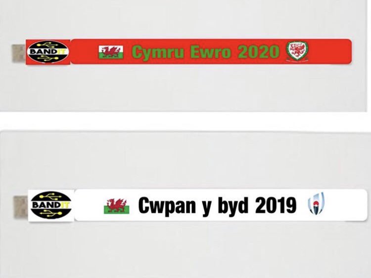 BanditUSB's tweet photo. Rhai dyluniadau arall! Ydych chi'n barod ar gyfer yr Ewro's a'r Cwpan Y Byd?⚽️ 🏉 🏴󠁧󠁢󠁷󠁬󠁳󠁿 https://t.co/O87oMg3t1Q