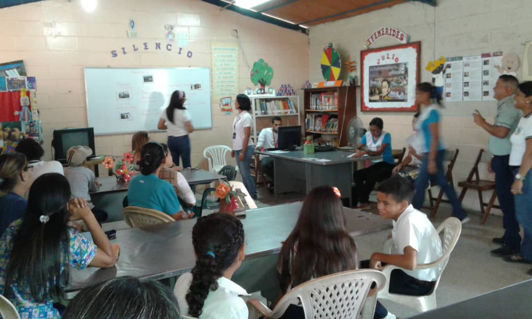 CraAlberto's tweet photo. Día 1 Encuentro Institucional El Hacer y el Saber en los Centros de Recursos para el Aprendizaje #APRENDERHACIENDOCRA #MuestrasElHacerYElSaberMPPE @MPPEDUCACION @psuvaristobulo @karsanc @RosangelaOrozco @ZeesRpa @LISBE4 @zeesupervision @Geamarabilis https://t.co/V5qW0Tvnyi