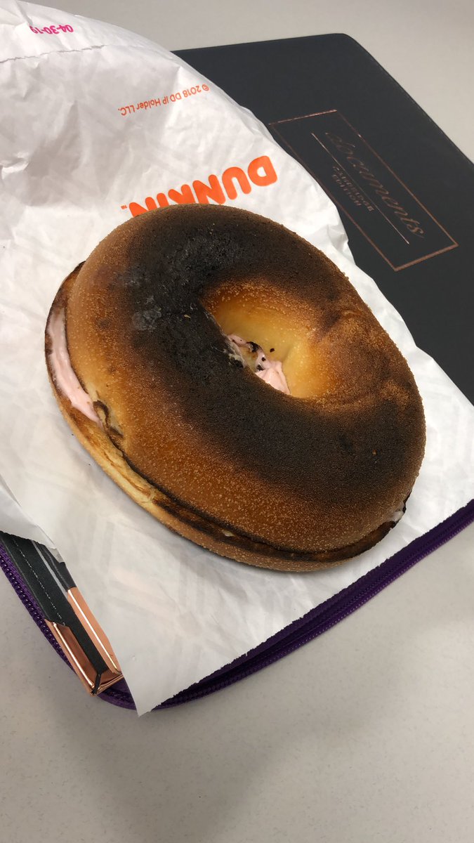 Emily_Banks96's tweet photo. @dunkindonuts what a disappointment to grab out my bag https://t.co/ojzrLnFaif