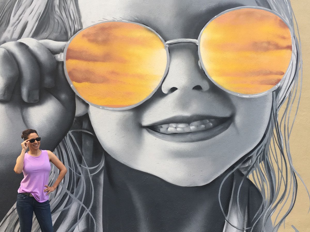 envystpete's tweet photo. Get your sunglasses out & keep 'em on! We are earning our nickname as the #SunshineCity! This is one of our favorite murals in #DTSP! It just makes us smile! It can be found on #BeachD. next to @AnnataWineBar in @StPeteFL
#wine #Travel #stpete @VSPC @StreetArtChat #streetart https://t.co/I9DakvMuOW