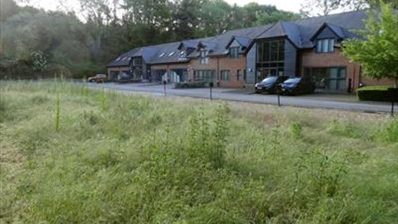 NovaLoca's tweet photo. #Office development site from @Keygrove - 1,469 to 15,882 Sq Ft 2 storey office buildings in 2 blocks. Located at Romsey Road, Stoneymarsh, #Romsey,There is parking for 30 cars and a further 36 car spaces in a rear car park (to be constructed). https://t.co/Xy4lZwbKsf https://t.co/UR655Umw4v