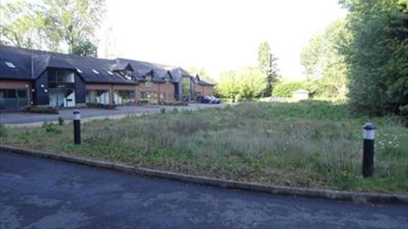 NovaLoca's tweet photo. #Office development site from @Keygrove - 1,469 to 15,882 Sq Ft 2 storey office buildings in 2 blocks. Located at Romsey Road, Stoneymarsh, #Romsey,There is parking for 30 cars and a further 36 car spaces in a rear car park (to be constructed). https://t.co/Xy4lZwbKsf https://t.co/UR655Umw4v