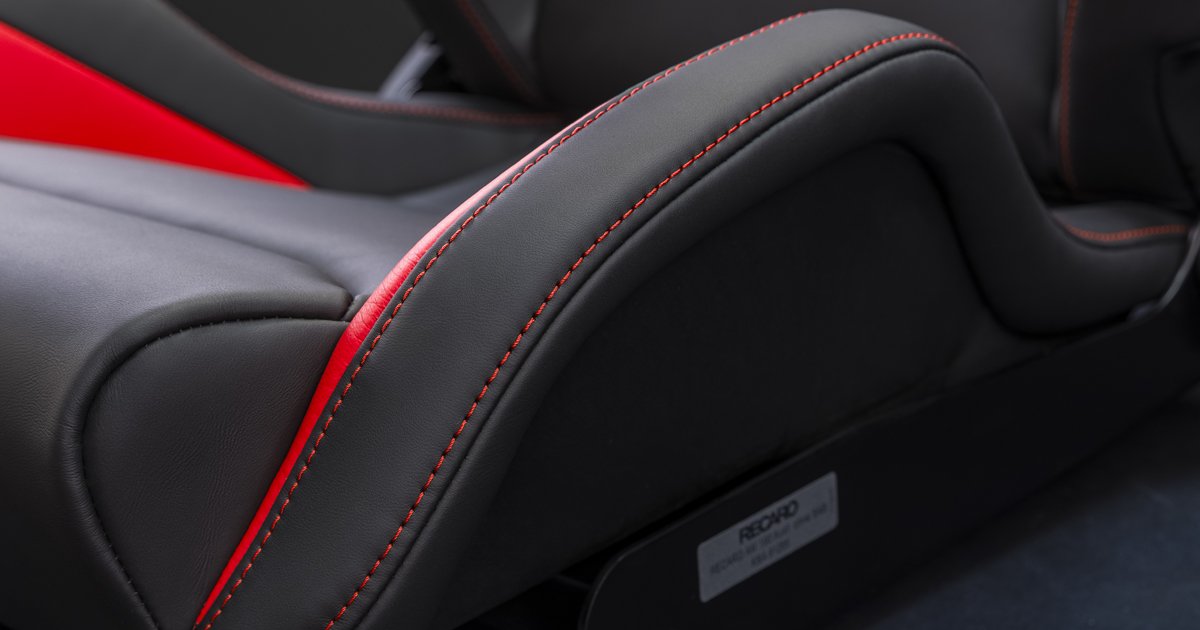 recaroauto's tweet photo. Ergonomic seating should be comfortable – just like our special Nürburgring Edition of the RECARO Sportster CS, strictly limited to 999 units. Find out more: https://t.co/GWHaHCDqyC
#RECARO #PerformanceSeats #SpecialEdition #SportsterCS #SportSeat #NürburgringEdition #Ergonomics https://t.co/hQJO3WqIor