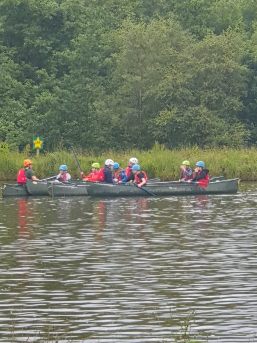 StMarysSch_Redd's tweet photo. Dobroyd Castle lake with Violet class (Yr6) https://t.co/pOv4WGOnPz