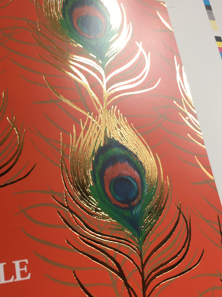 leonmcgawley's tweet photo. Gold foil around peacock feathers, looks good👍 https://t.co/oBQ49Q71zU