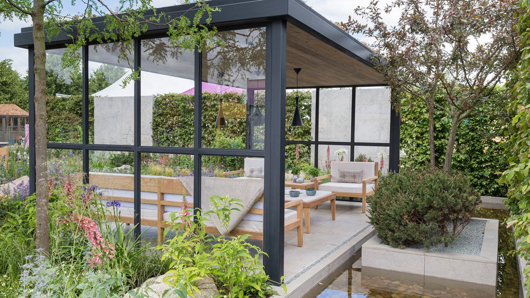 The_RHS's tweet photo. The @VikingCruises Lagom Garden at #RHSHampton is a space in which to relax where wildlife can thrive. The inspiration comes from the idea of ‘lagom’, which means not too much, not too little, but perfectly balanced. 

https://t.co/y49J4NDtHf @WillWilliamsGD @BurnhamLandscap https://t.co/v9cQhr19M1