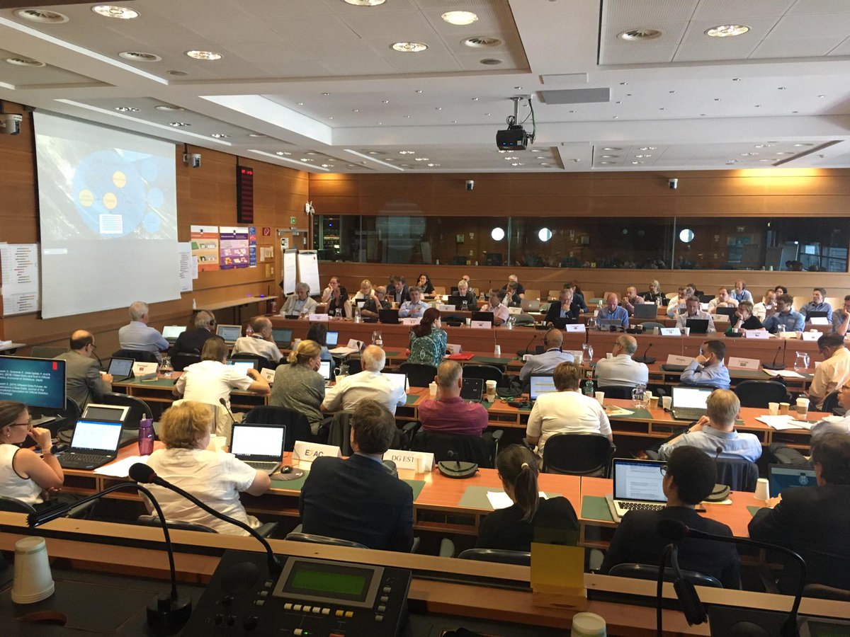 darbuono's tweet photo. .@reisfe:
"The web intelligence hub will be providing support to the European Statistical partner for #Data acquisition via web scraping and APIs"
#Eurostat
#Job #Vacancy #Statistics https://t.co/DKIBqc7h1c