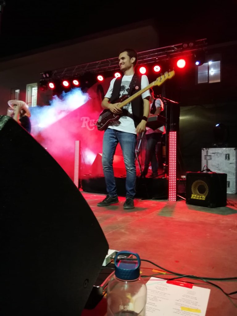ruc_n_roll's tweet photo. ✨ #Moments | 28-06-2019
Una nit a #Riudecols (#BaixCamp)...
💜💜💜
~ RUC’N’ROLL | #Gira2019 ~
El bo i millor del #RockCatalà!
Amb el suport de:
Plataforma Per La Llengua
#LLENGUA
#CULTURA
#LLIBERTAT
#RUC | #ASE | #BURRO
🍼 #ambCantimplora!!
+ INFO:
https://t.co/2rDCASthlp https://t.co/lBbokqKagp