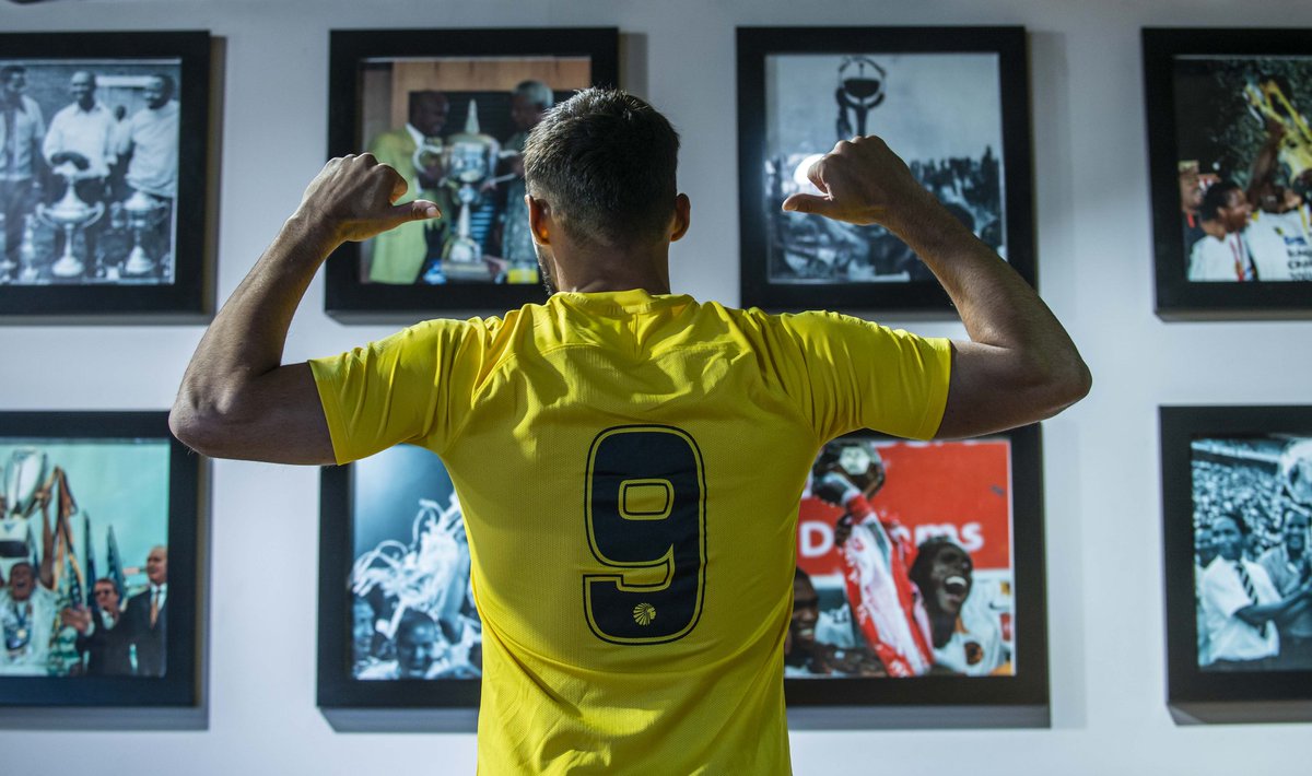 KaizerChiefs's tweet photo. Breaking News!!!! New jersey No. 9 #Amakhosi4Life https://t.co/jZBiEVTPnK