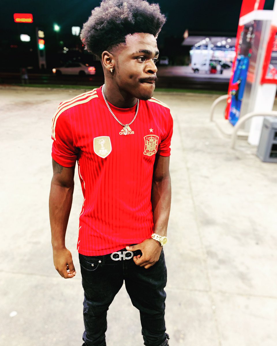 wunyia's tweet photo. Never slipping but alaways dripping 🤧#2FEDERAL💉💰™️ https://t.co/2f6JlGNd6P