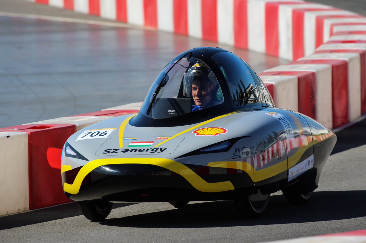 JamesHancock96's tweet photo. Had a good morning at @MBWorldUK watching some of the @shell_ecomar competitors testing on the circuit. #ShellEcoMarathon #MakeTheFuture https://t.co/zdNWWB0ZDg
