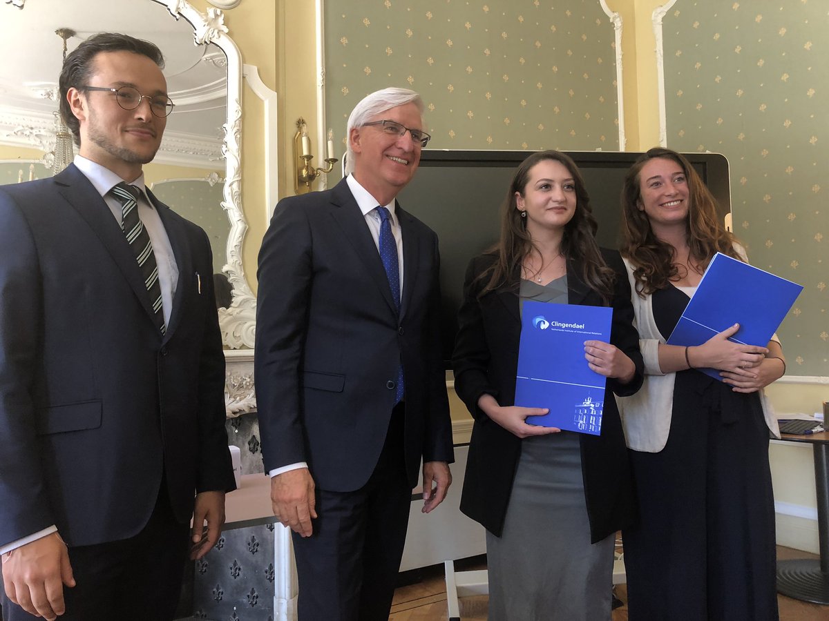 adiasakiqi's tweet photo. Junior #Albanian Diplomats @AlbanianDiplo successfully graduates from @Clingendaelorg Course in Int’l Rel &Diplomacy. Great to be part of South Eastern Europe energy and drive. 👍⭐️ thanks #RonTon for your continuous contribution in training our diplomats @AlEmbNederland https://t.co/Ik7lSaCDnY