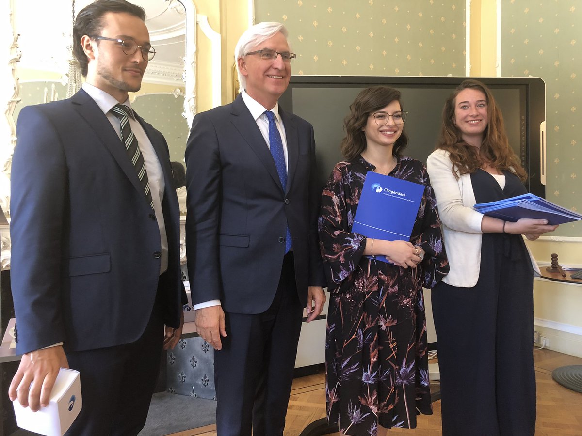 adiasakiqi's tweet photo. Junior #Albanian Diplomats @AlbanianDiplo successfully graduates from @Clingendaelorg Course in Int’l Rel &Diplomacy. Great to be part of South Eastern Europe energy and drive. 👍⭐️ thanks #RonTon for your continuous contribution in training our diplomats @AlEmbNederland https://t.co/Ik7lSaCDnY