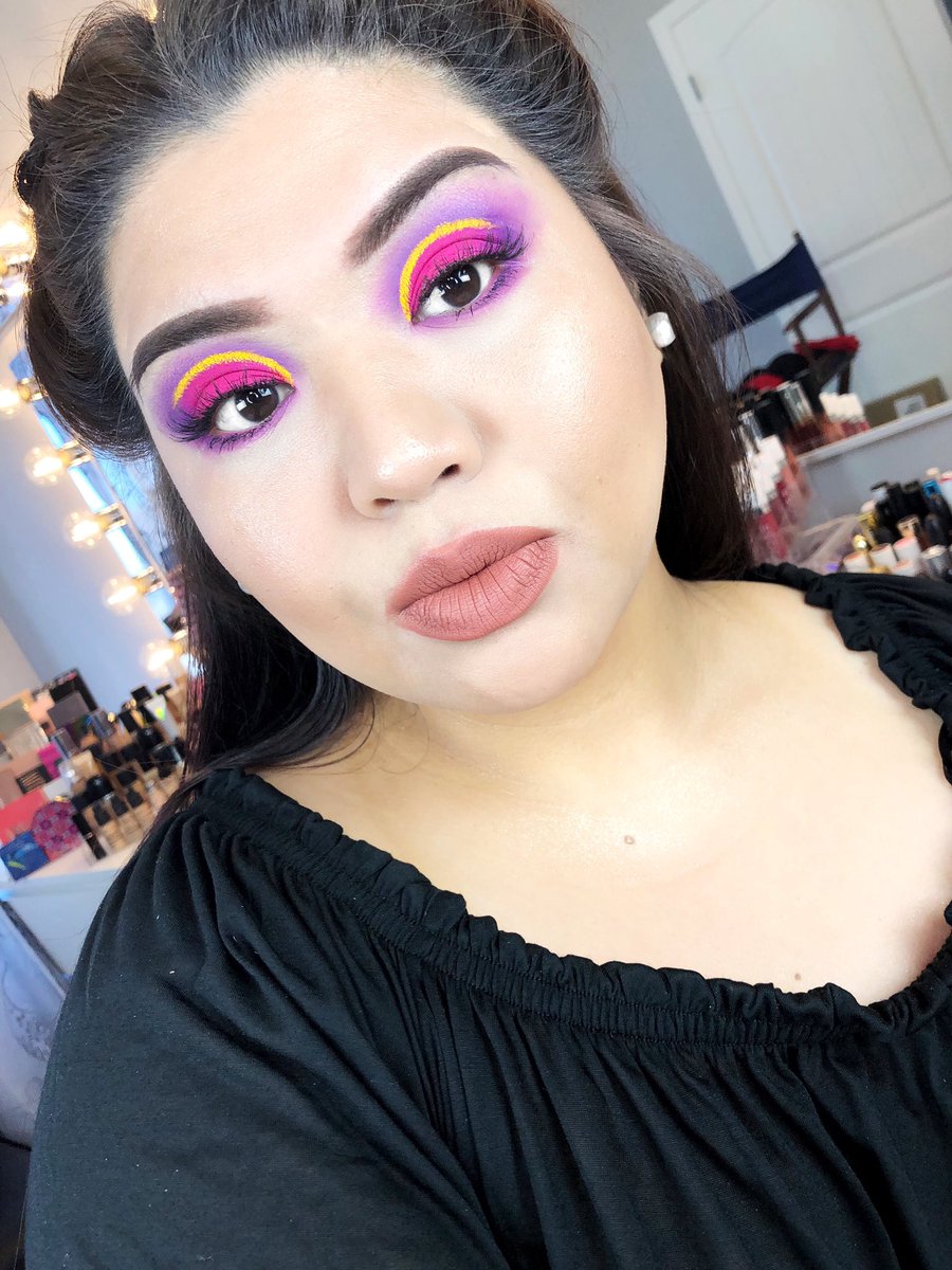 MakeupByFrancel's tweet photo. COLORS!!! ❤️🧡💛💚💙💜 #makeup #Colourpop  @ColourPopCo https://t.co/NwZXGJhINn