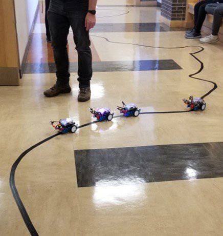 BiologyUC's tweet photo. Using robots, UC Biology's BmE (Biology meets Engineering) program demonstrates how animals move using their various senses; local high school students built & programmed the robots to mimic such movement. @IamCPS @masonschools @vikingdiff
#animalrobots https://t.co/ihzL9UxyMK