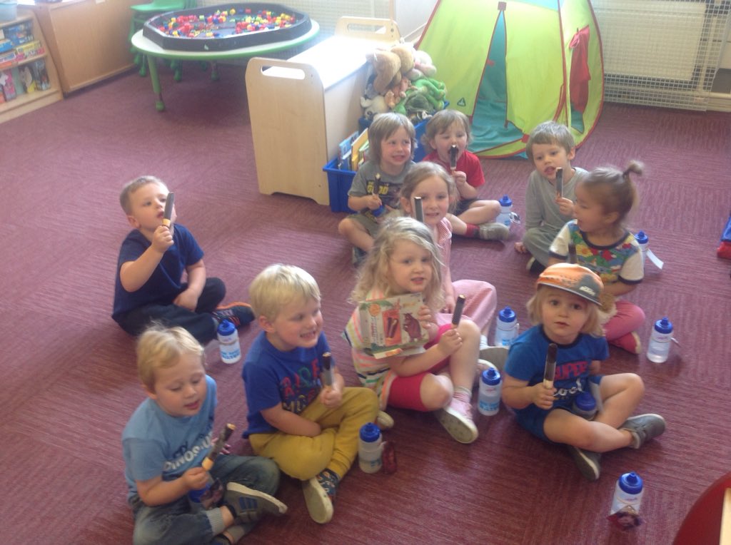 FirClassFF's tweet photo. Special treats on a hot day, Gruffalo tusk ice creams #yummy! https://t.co/HrugPvY5yn