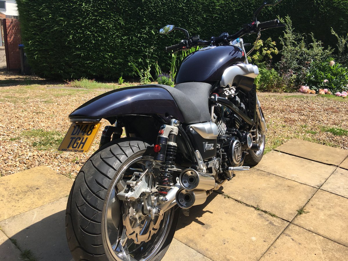 exactrep's tweet photo. New 'Aero-Max' tail piece with custom seat, new paintwork!

#exactrep #yamaha #custom #vmax1200 https://t.co/BmZOlnqtvf