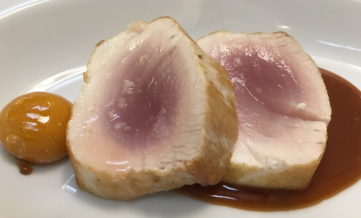 En Oviedo. Reencuentro con la lluvia, con los 20 grados, con las sardinas y con el bonito. No se puede pedir mucho más.