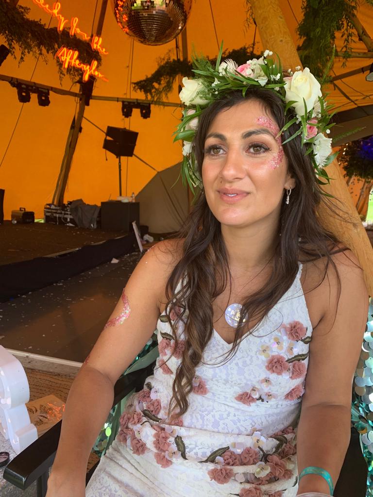 cglitterbar's tweet photo. Gorgeous tipi wedding in Oxfordshire this weekend. #wedfest #glitterparty #tipiwedding https://t.co/CITVv4dc8c