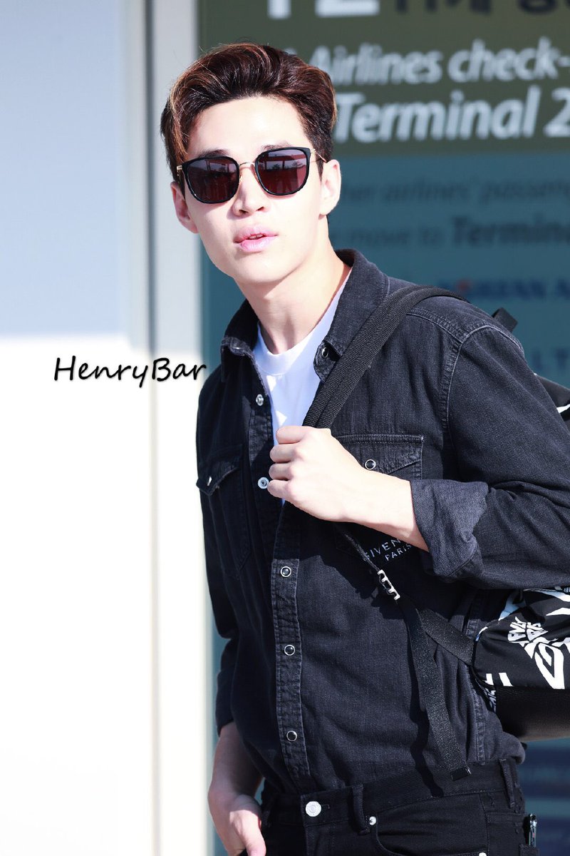 kim86109's tweet photo. #HENRY #HenryLau
#헨리  ❤️ #刘宪华 #劉憲華 190702 Seoul to Beijing cr.@baiduHenrybar https://t.co/98nq0wRT0i