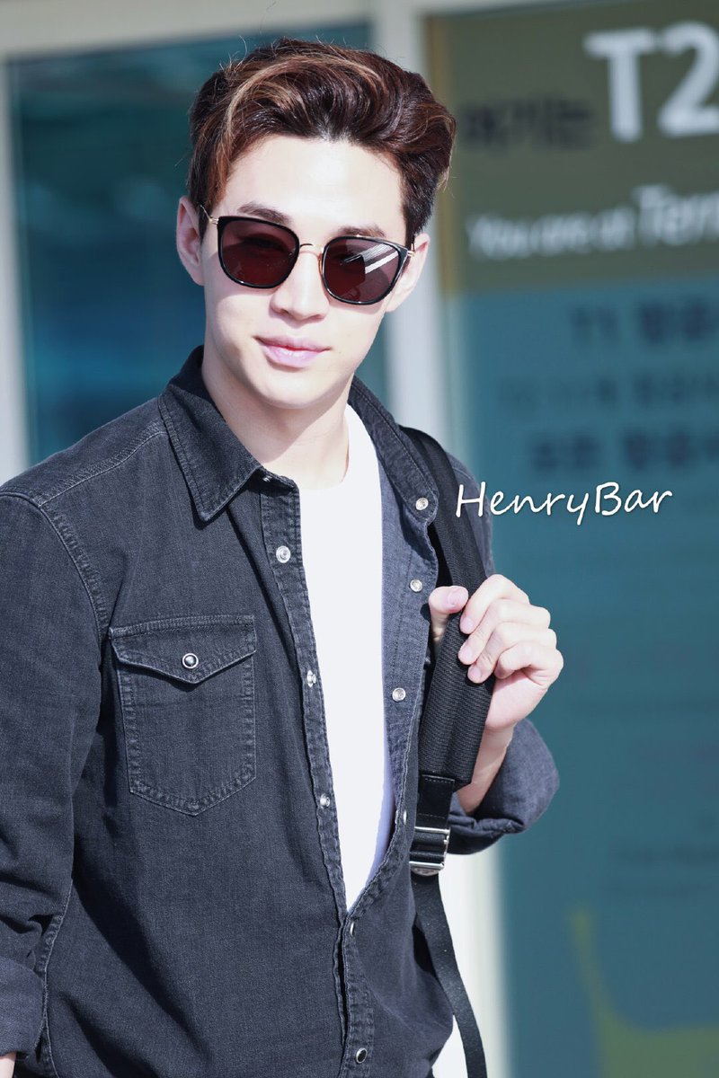 kim86109's tweet photo. #HENRY #HenryLau
#헨리  ❤️ #刘宪华 #劉憲華 190702 Seoul to Beijing cr.@baiduHenrybar https://t.co/98nq0wRT0i