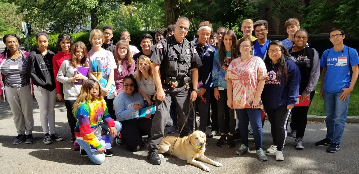 BiologyUC's tweet image. Dozer, Officer Long, &amp;amp; students from various Cincy schools come together for the BmE (Biology meets Engineering) program @uofcincy. Sincerest thanks to all participants &amp;amp; organizers! @IamCPS @masonschools @vikingdiff #animalrobots