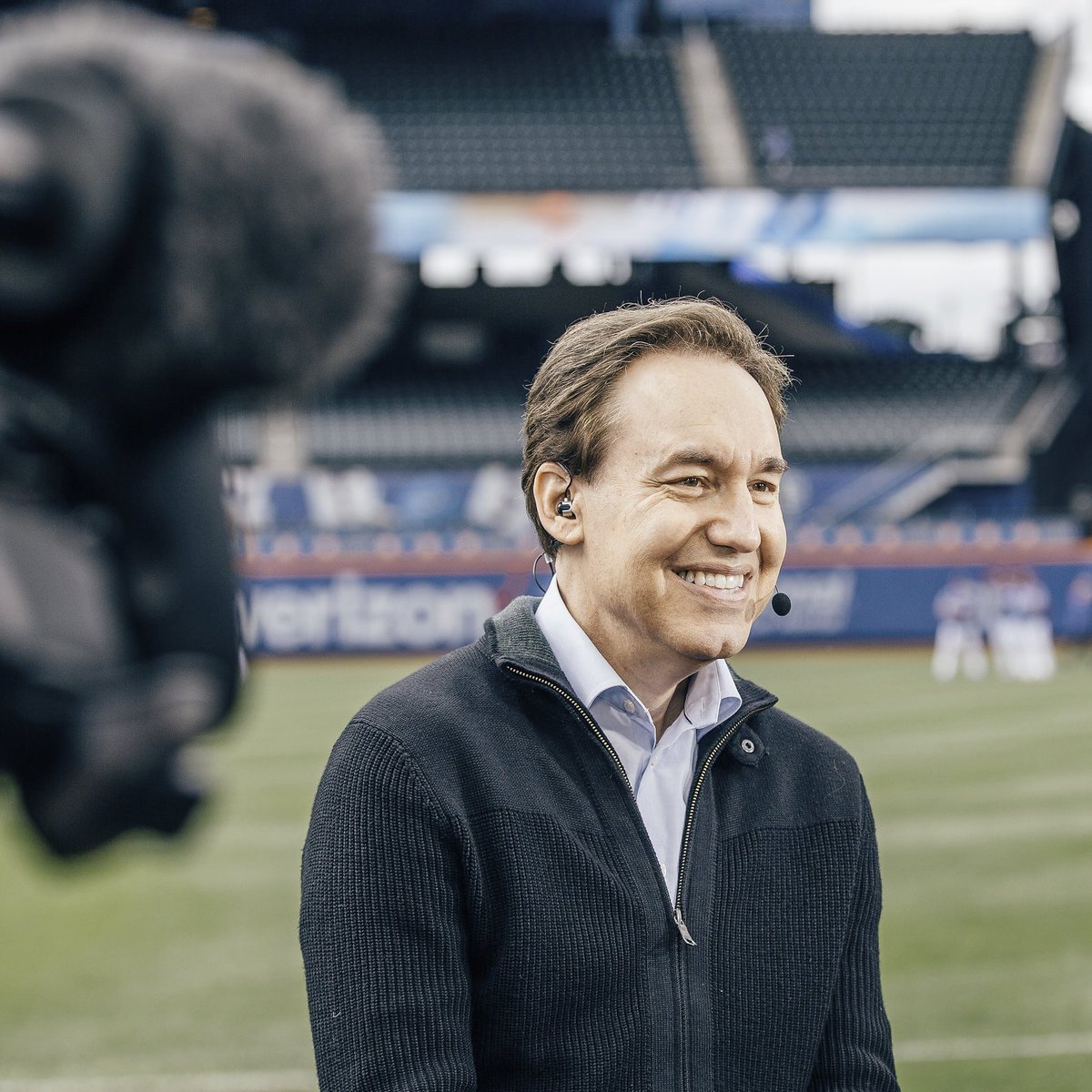 DPAmicrophones's tweet image. Ready to play ball!? d:fine™ 4288 is in place for a New York Mets pre-game broadcast. 😎 ⚾️

Read the full story: bit.ly/2FvSKYu
#dpamics #dfine #newyorkmets