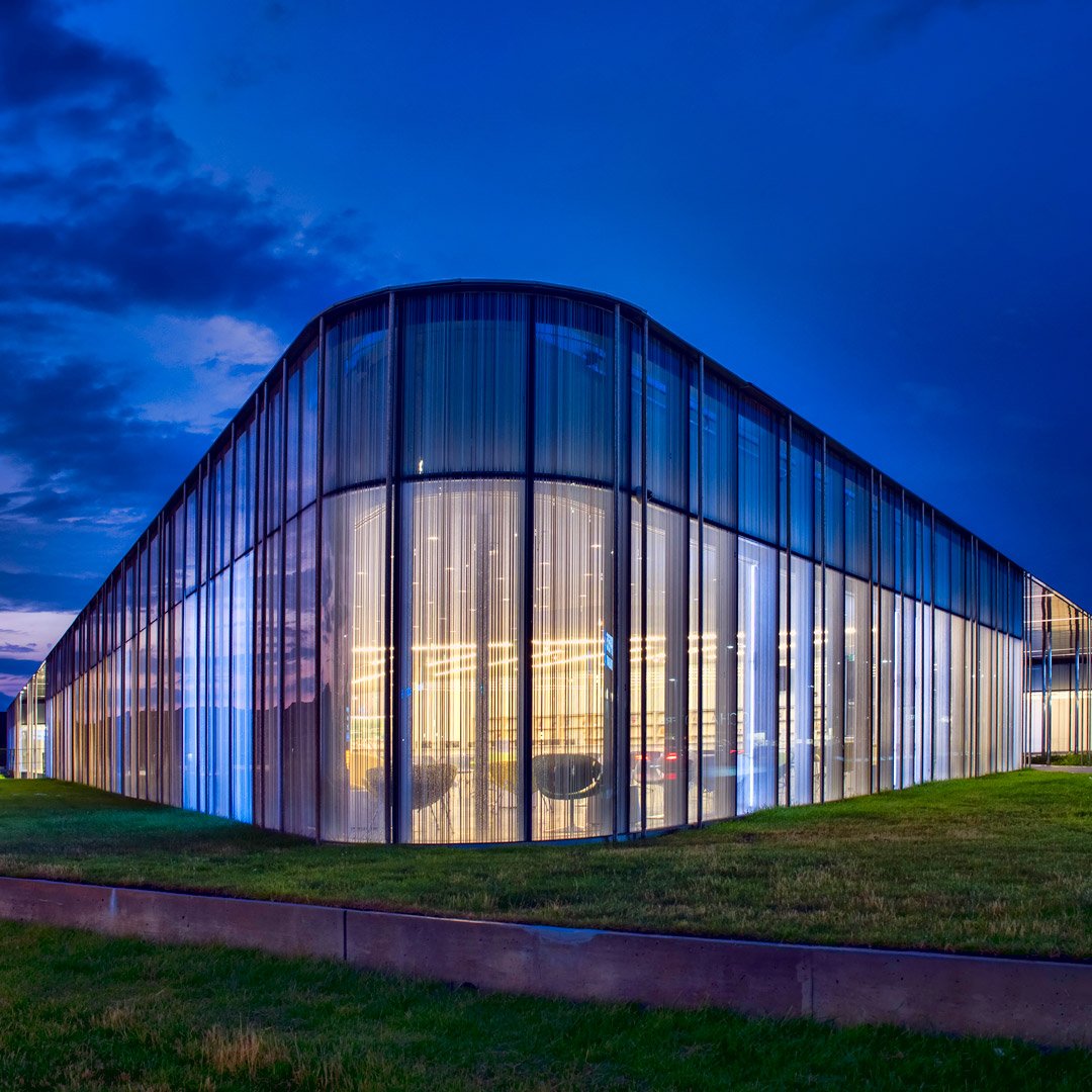 Exp_Brampton's tweet photo. The deck of the mother ship or a Brampton Library? Brampton boasts some out of this world architecture. What are some of your space age faves in the city?
#worldufoday #experiencebrampton #architecture #bramptonarchitecture #bramptonlibrary #springdalebranch https://t.co/iYOwHNNmC8