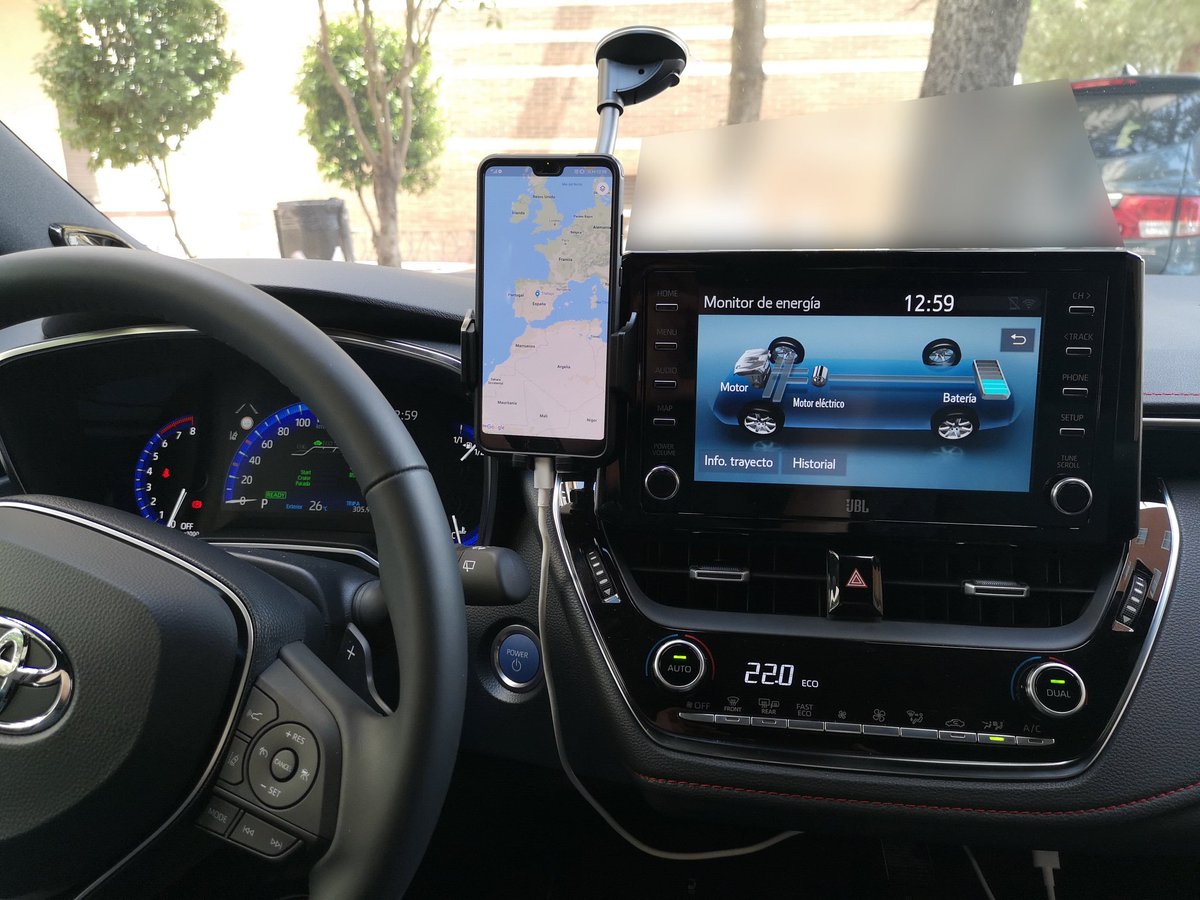 Manuele14470239's tweet image. una soluzione dell'anno 2000 adottata su un auto del 2019...quando supporterete finalmente Android Auto e Apple Car Play su Rav4, CHR e nuova Corolla? basta ventose!! basta navigatori obsoleti!!