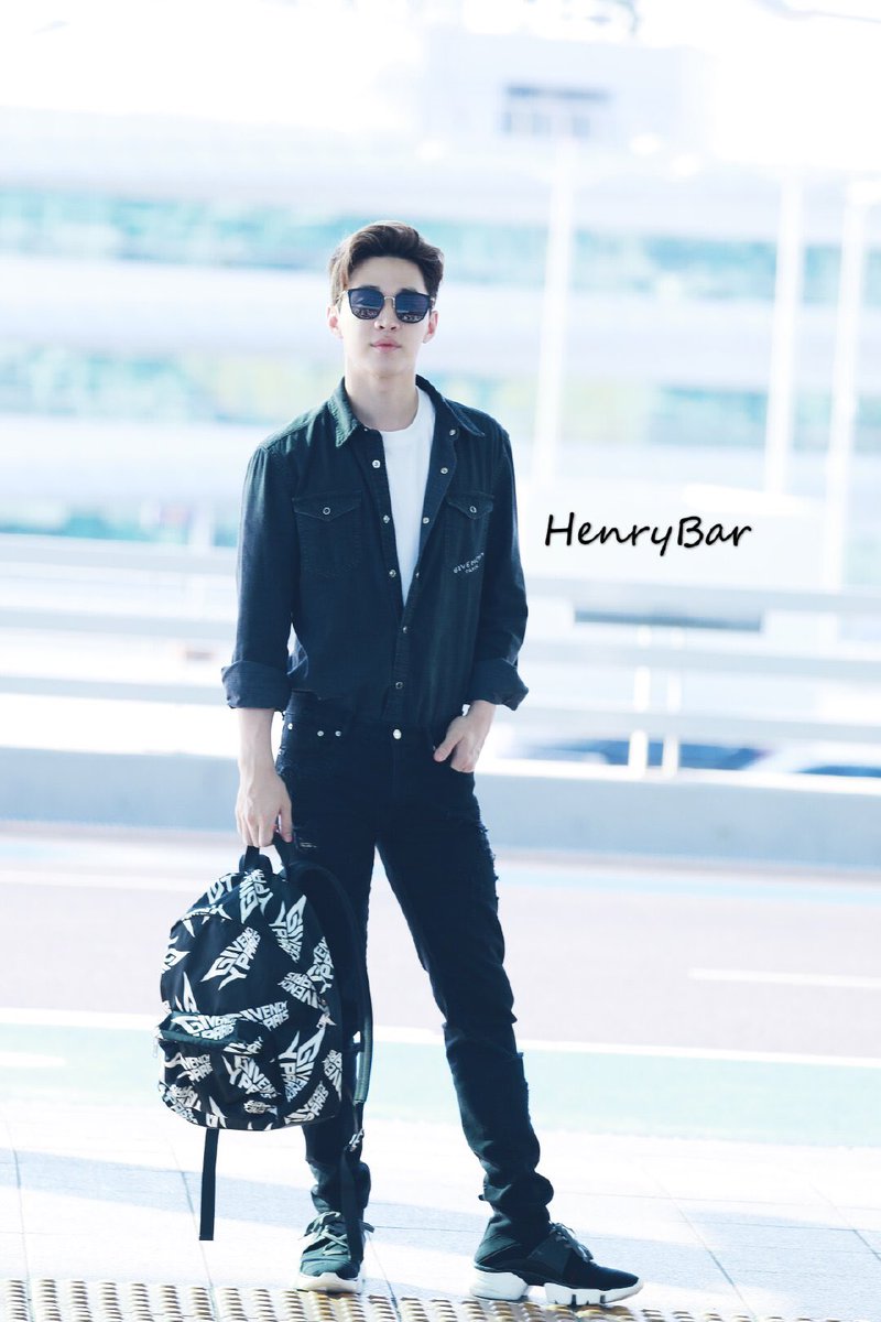 kim86109's tweet photo. #HENRY #HenryLau
#헨리  ❤️ #刘宪华 #劉憲華 190702 Seoul to Beijing cr.@baiduHenrybar https://t.co/Nf33SdKiSb