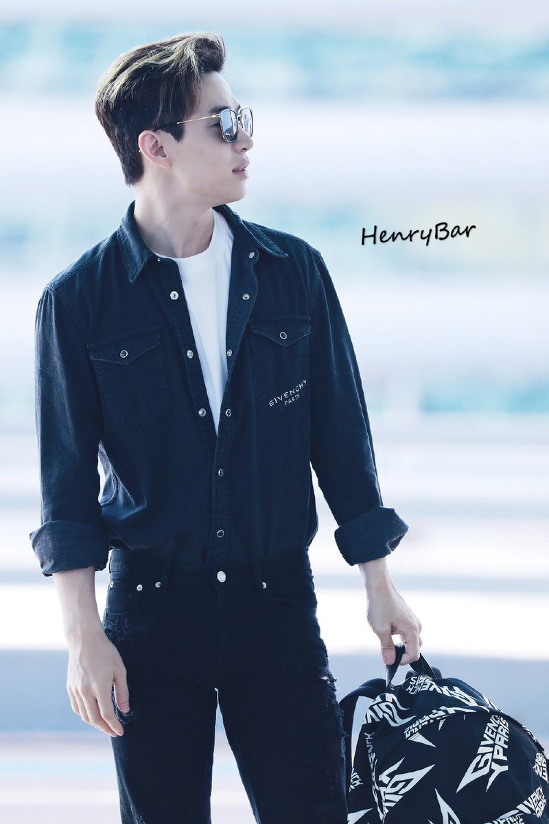 kim86109's tweet photo. #HENRY #HenryLau
#헨리  ❤️ #刘宪华 #劉憲華 190702 Seoul to Beijing cr.@baiduHenrybar https://t.co/Nf33SdKiSb