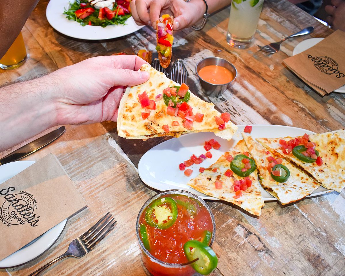 “Taco Tuesday” is definitely catchier than “Quesadilla Tuesday,” but that's not gonna stop you from having a good time!
.
.
#TacoTuesday #Quesadilla #EatPhilly
