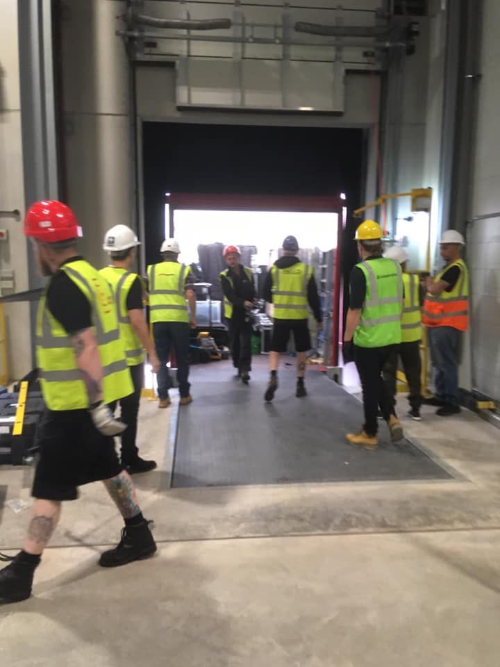 blackbox_events's tweet photo. Today’s venue is a bit different. We’re working in a 600,000 sqft distribution warehouse which is still under construction. 🤦 🤷 https://t.co/ZO4h19ggUy