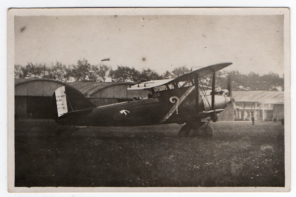 laurentalbaret's tweet photo. [#patrimoine] 31 août 1930 • Carte photo. Le Breguet XIX TF Super Bidon « Point d'interrogation » au #Bourget la veille de son raid Paris - New York par Dieudonné Costes et Maurice Bellonte (1er-2 sept. 1930) © coll. personnelle #LeBourget2019 #100ansMAE #100ansAero https://t.co/cWayeN6ymZ