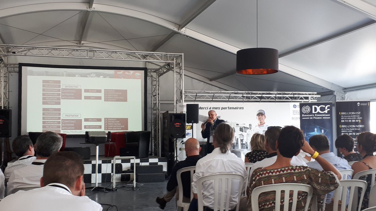 En direct avec <a href="/DCFLYON/">DCF LYON</a> pour une conférence de <a href="/jackiechan1976/">Jacques Forest</a> sur les #motivations [#plaisir #Sens #orgueil #récompenses] et les #besoins [#competence #autonomie #affiliation] pour s'engager ! #PasQueArgentDansLaVie 🤗😍