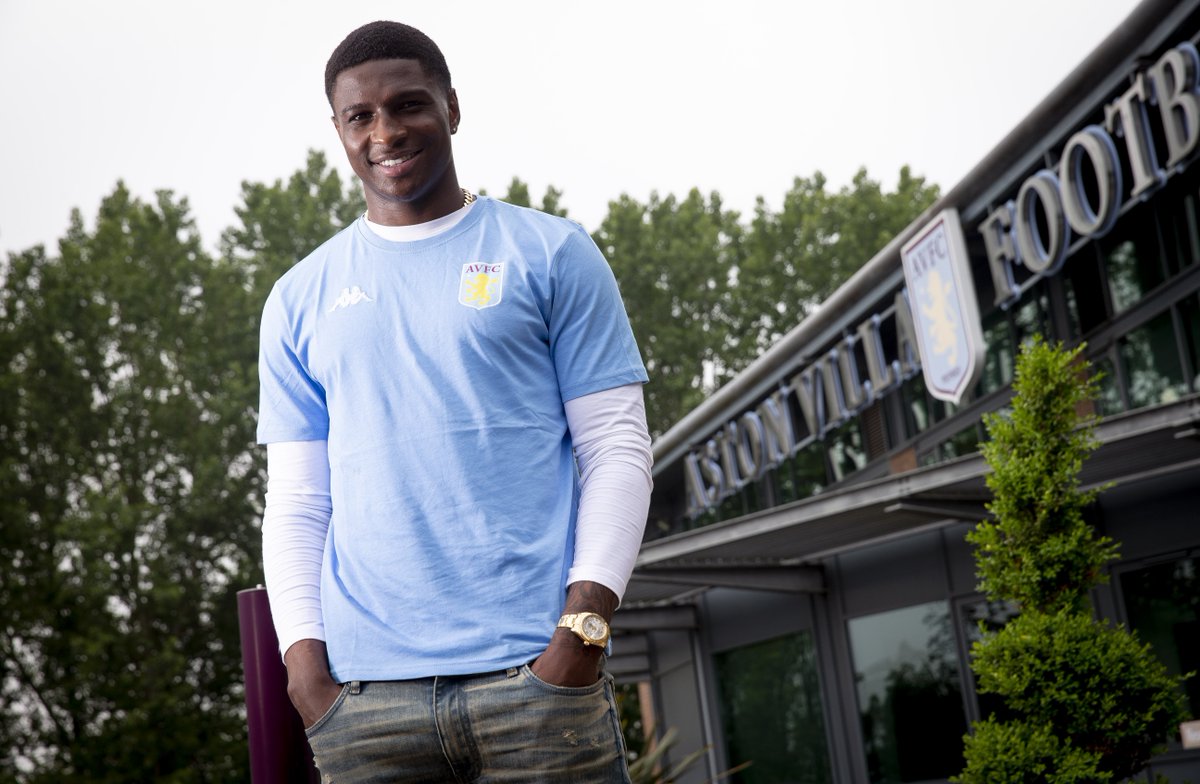 AstonVilla's tweet photo. #OurHause in the middle of defence...🎶
#AVFC https://t.co/O3Jyz2vQrw