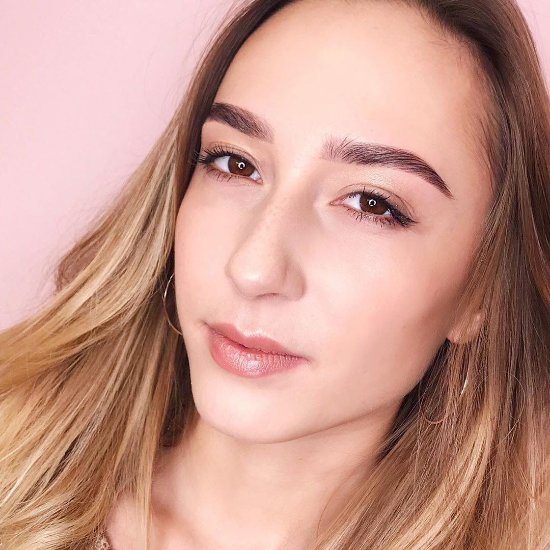 nikk_mole's tweet photo. Brows by Nikk Mole 🔝 #makeup #MakeupTutorial #makeup2019 #trend #brows #henna #browtinting https://t.co/COA7JhB2CE