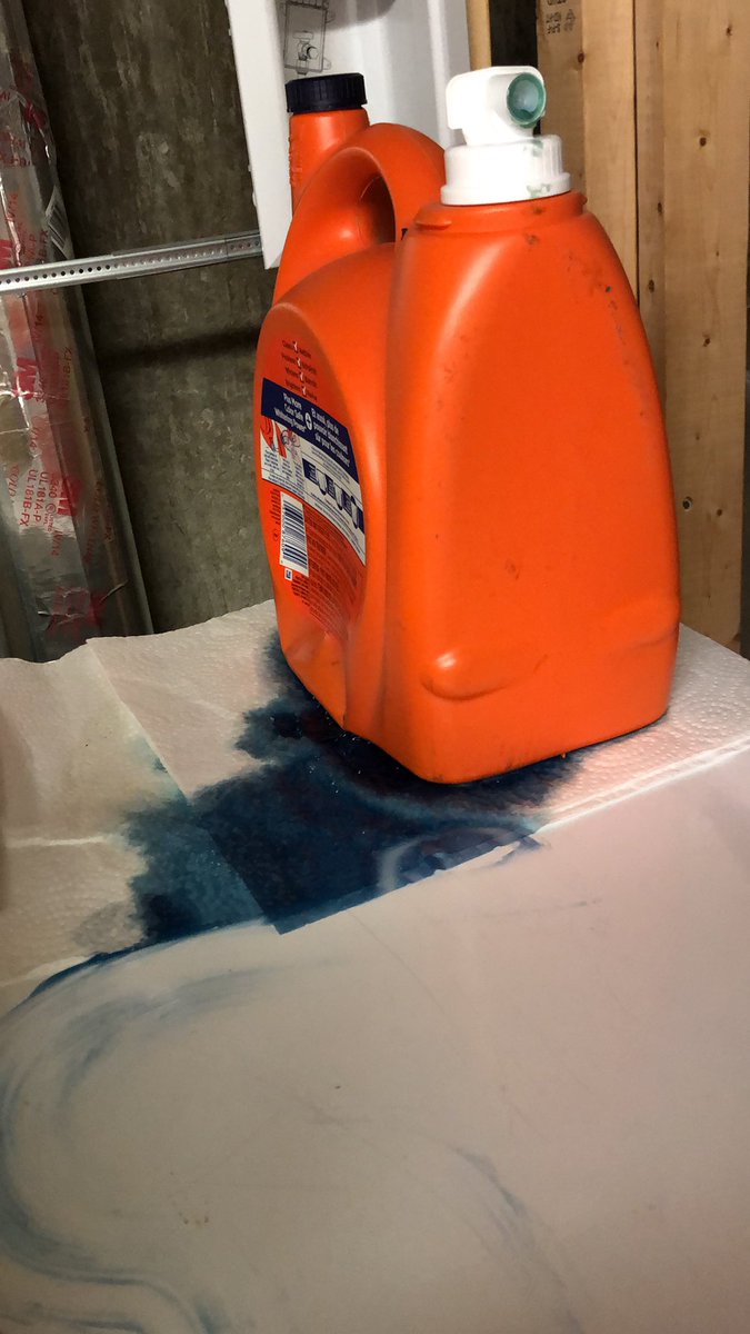 MissKellyFirst's tweet photo. Dear Tide, I am done buying your easy to pour detergent. @tide https://t.co/3Zwtax045S
