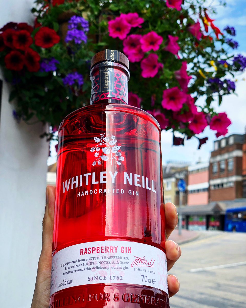 TheBedfordTW's tweet photo. Drink gin responsibly - don’t spill it 🍸
.
#thebedfordtw #alehouse #tunbridgewells #highstreet #summer #ginme #tunbridgewellspub #ginandtonic #publife #pubquotes #twpub #kent https://t.co/KkGpMBO8mz