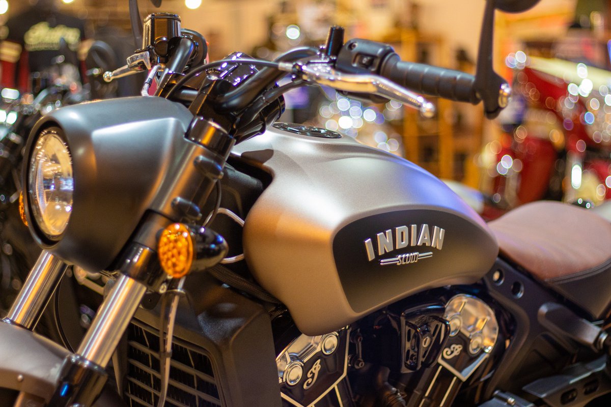 AlbaCustoms's tweet photo. Indian Scout Bobber in Bronze Smoke
Looks good in all lights.

@indianmotocycle #motorcycle https://t.co/DWURgwk0w1