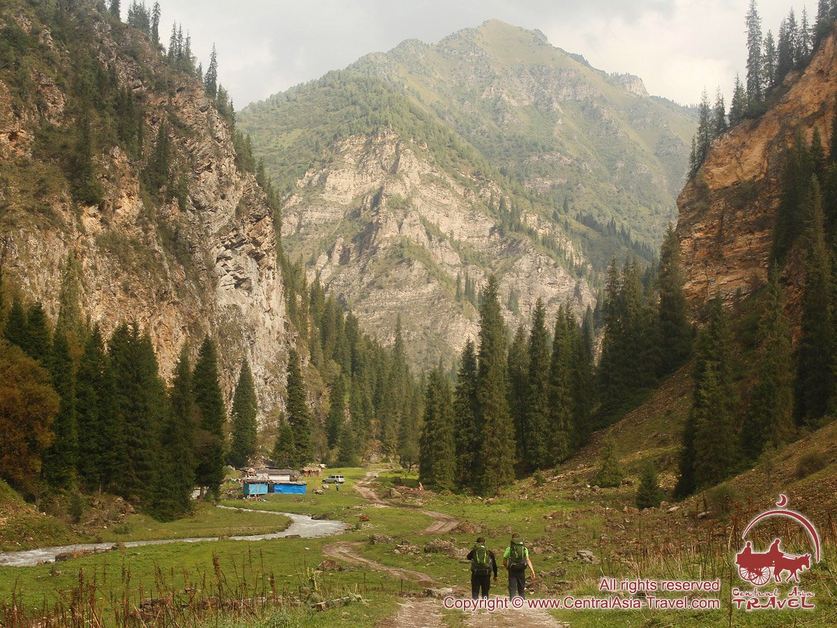 viajesporasia's tweet photo. 🤩#TianShan y #ElPamir sueño y desafío😃#lagoscolorturquesa #ElTechoDelMundo #pilaf #Plov #yurtas Si crees lo tuyo es la naturaleza y #trekking solo te queda vivirlo📌 Grupo2 28.07–04.08.2019
US💲880🔎https://t.co/uafhnWfaWF
📧espanol@centralasia-travel.com #aventura #senderismo https://t.co/eQR89jGn6I