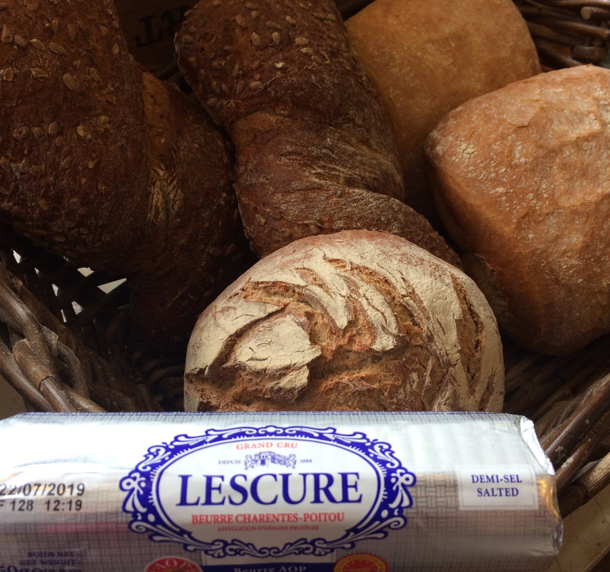 LeCafeLudo's tweet photo. Some old favourites back in stock and some new soon to be favourites. From the popular lescure butter to brand new Spanish meat selections. Come and get your goodies. @boojabooja @laudenchocolate #lescure #Chorlton #shoplocal #madelines #crackersaboutcrackers https://t.co/DstwTuSIWl