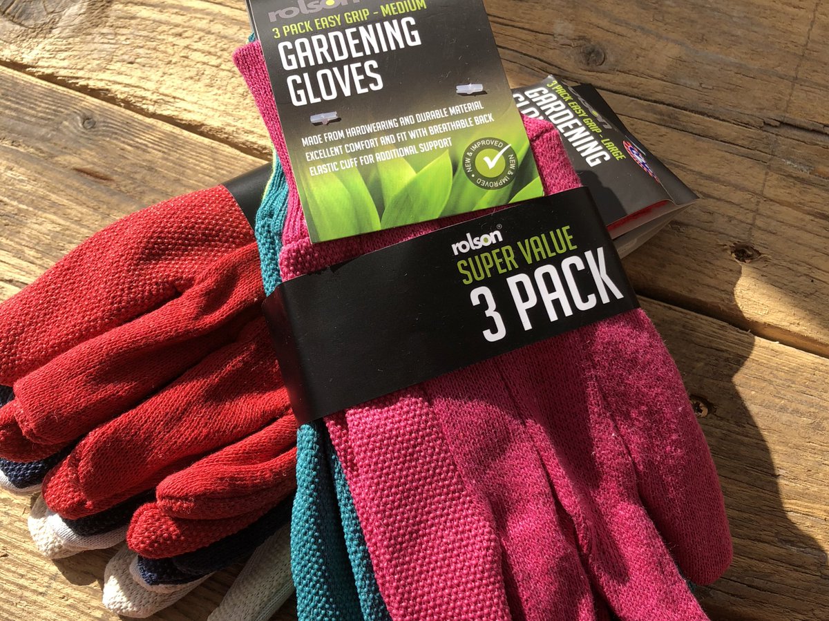 CartmellsTerri's tweet photo. I’ve just been to buy some snazzy gloves for my fellow #GiveADayHereos
#PortlandSquare @GADCarlisle - we are ready for you - see you tomorrow @asfearon 🧤
#TeamCartmells #Community #GiveADayCarlisle https://t.co/aWmKwrN7xr